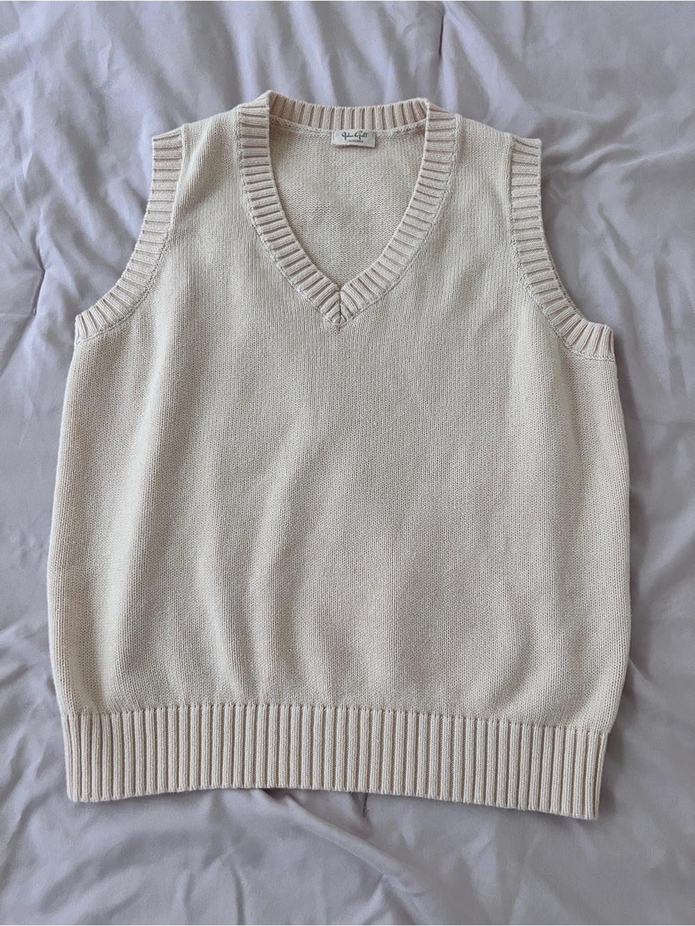 Vince Cream V-Neck Sleeveless Knit Sweater